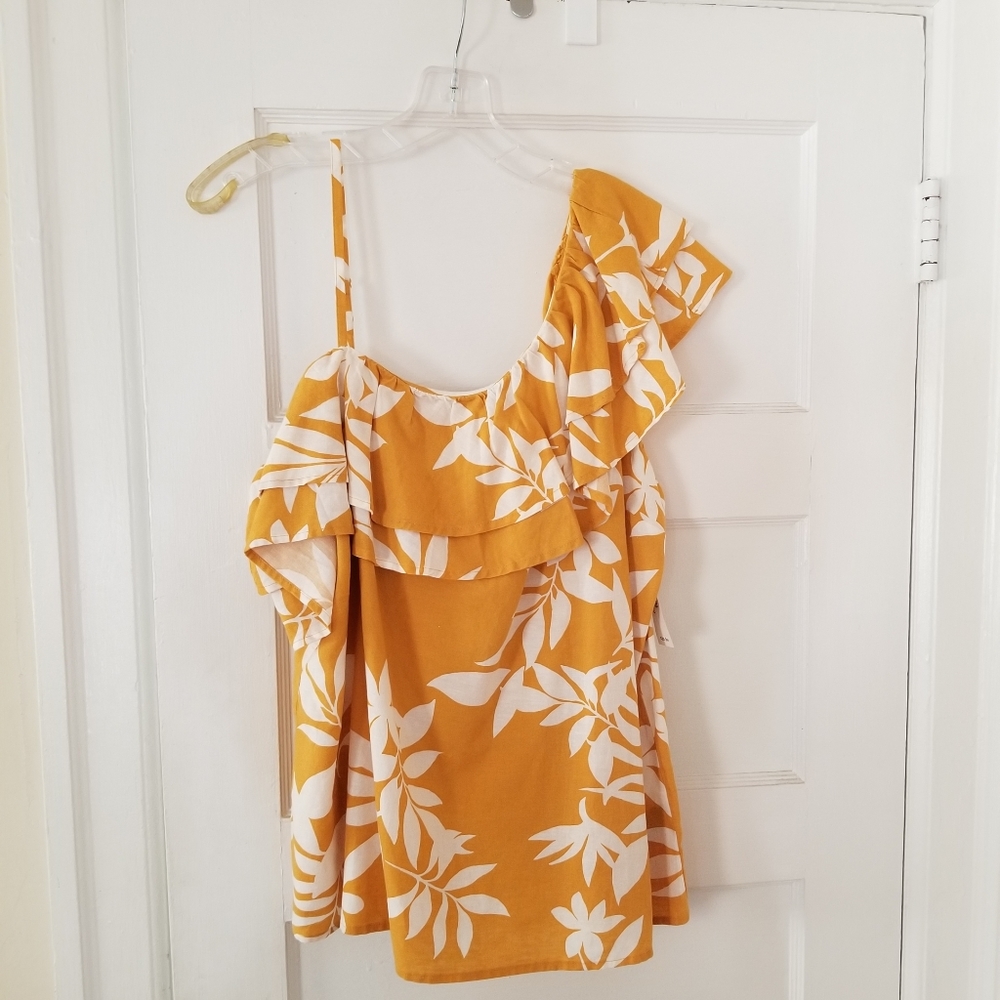 Brand New Left Off the shoulder tank